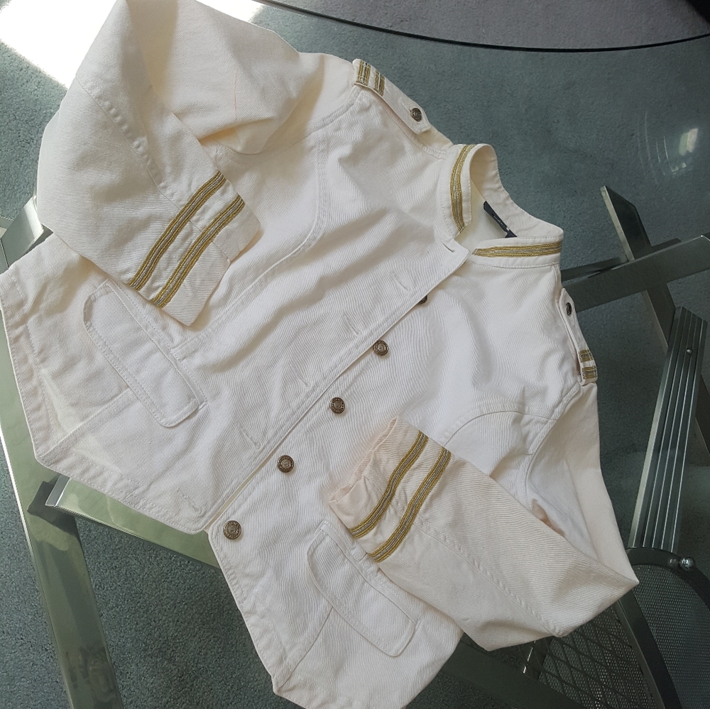 Liz wear. Cream Denim tux jacket.  14